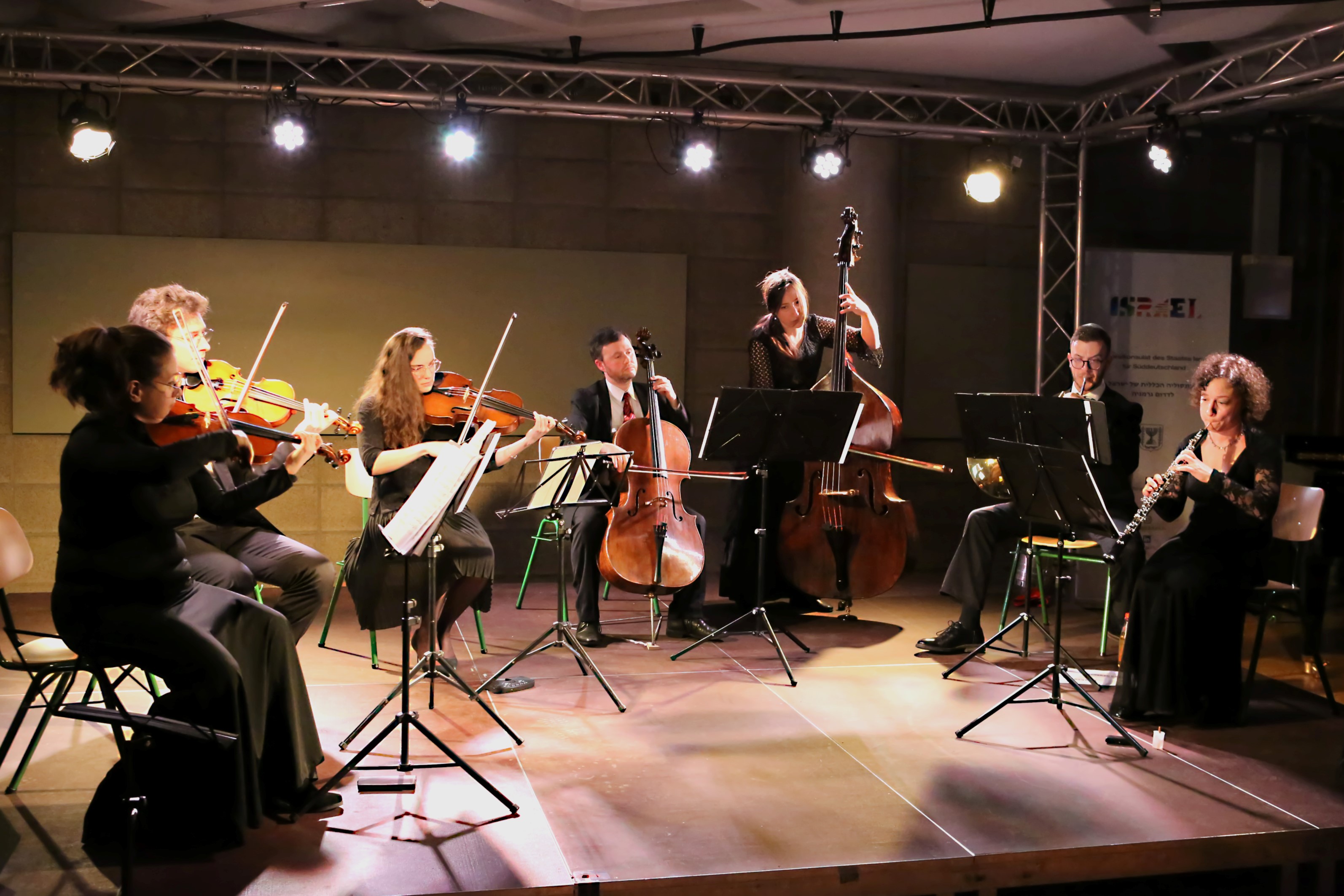 Das Münchner Ensemble Shalom beim Benefizkonzert im Joseph-Effner-Gymnasium