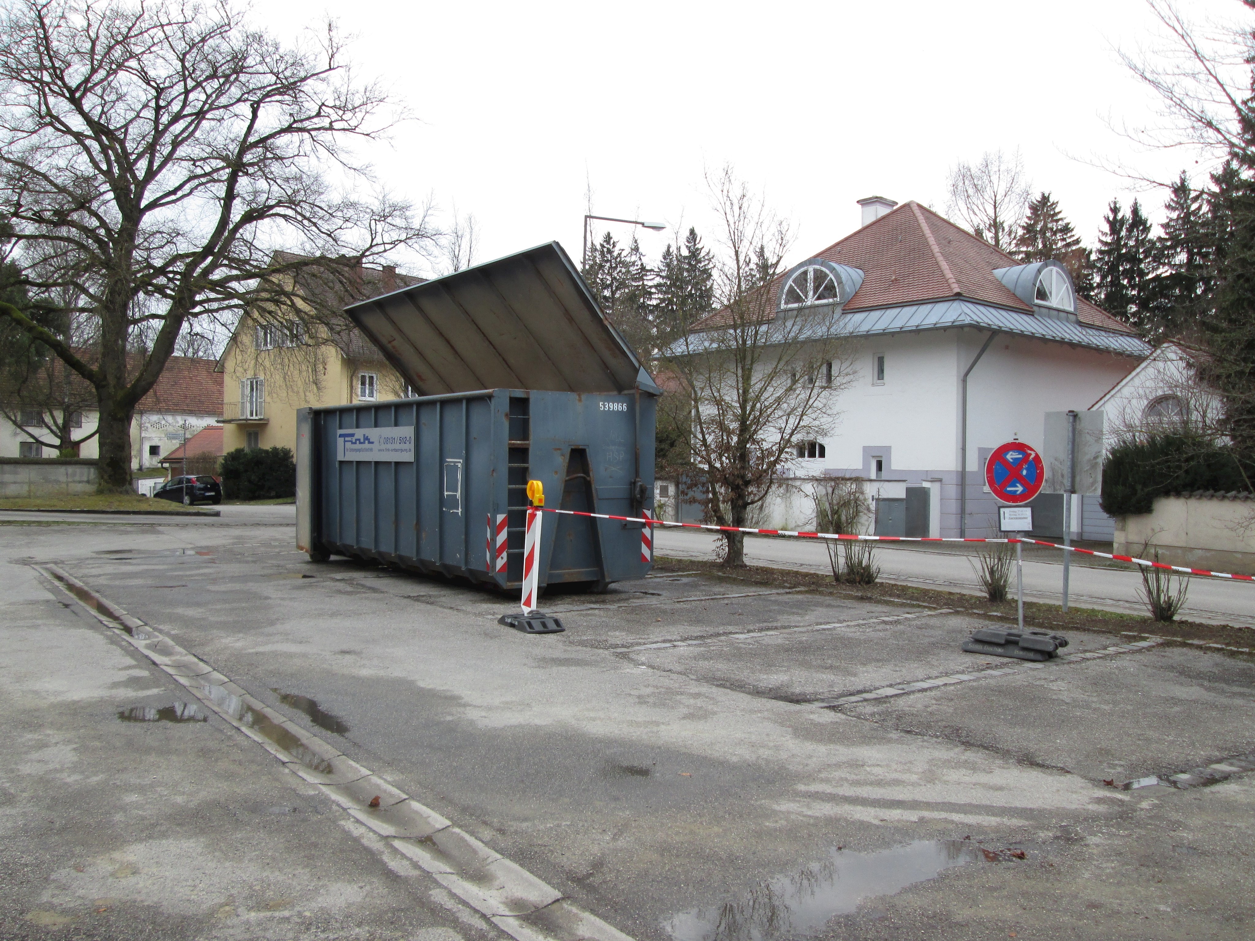 Container für Gartenabfälle am 24./25.03.2023 in Dachau
