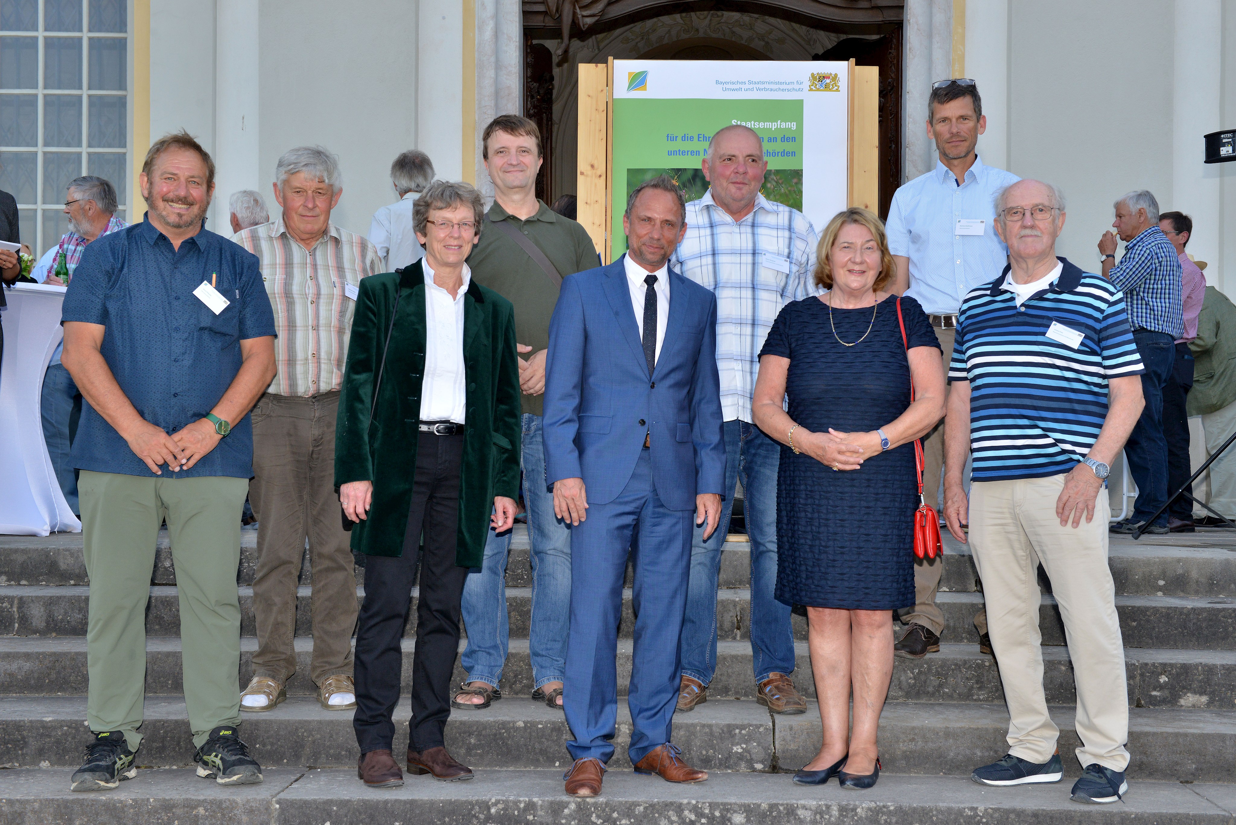 Dachauer Naturschutzwächter mit Staatsempfang gewürdigt
Von links nach rechts 
Horst Pillhöfer, Michael Keller, Barbara Karcher, Frank Ehrhardt-Gudra, Minister Thorsten Glauber, Rainer Bergholz, Ehrenamtsbeauftragte Eva Gottstein, Reinhard Spillmann, Johann Fritz