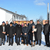Gruppenfoto vor den Unterkünften in Karlsfeld