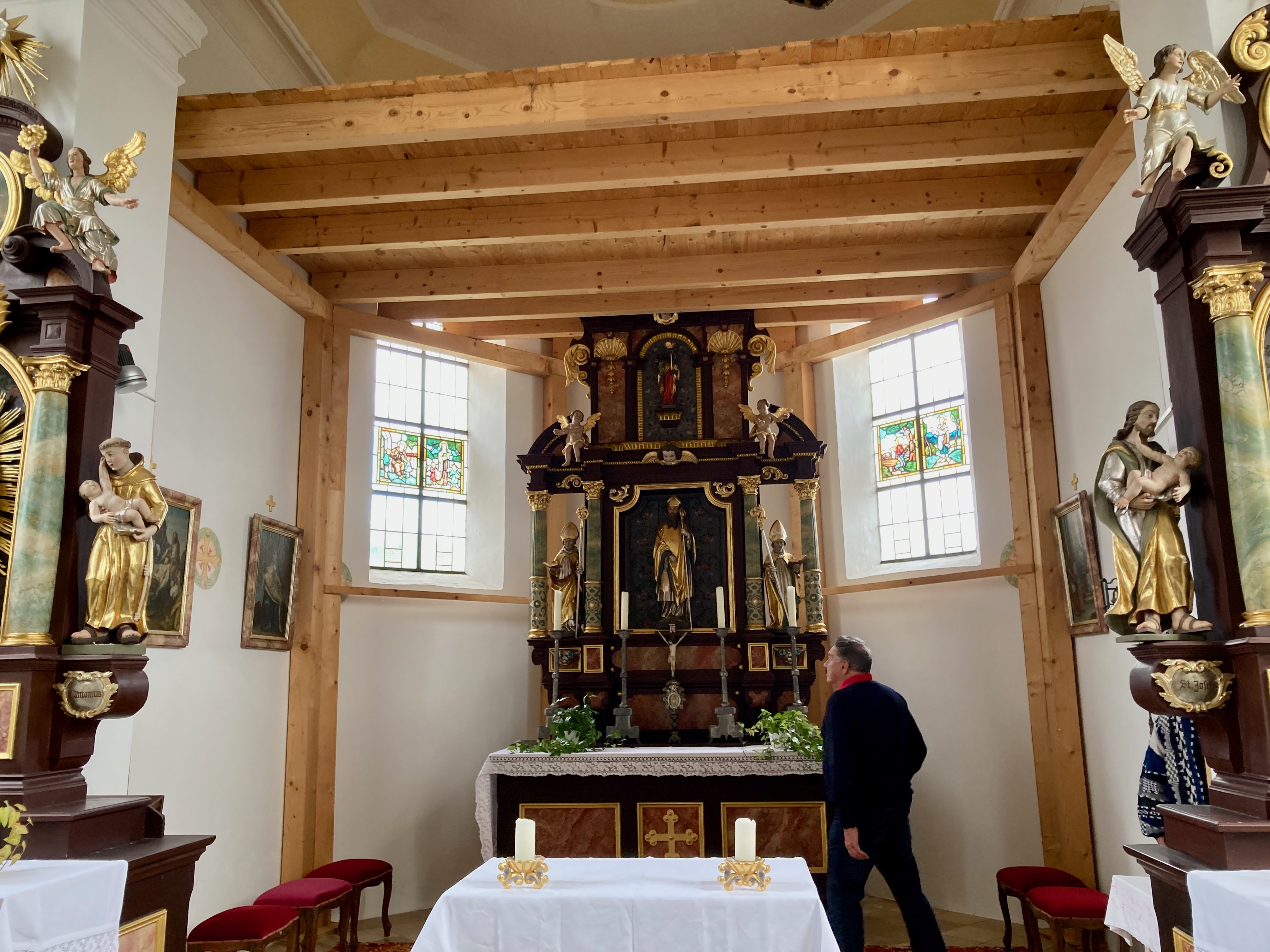 Der abgestützte Chorbereich von St. Lantpert in Riedenzhofen