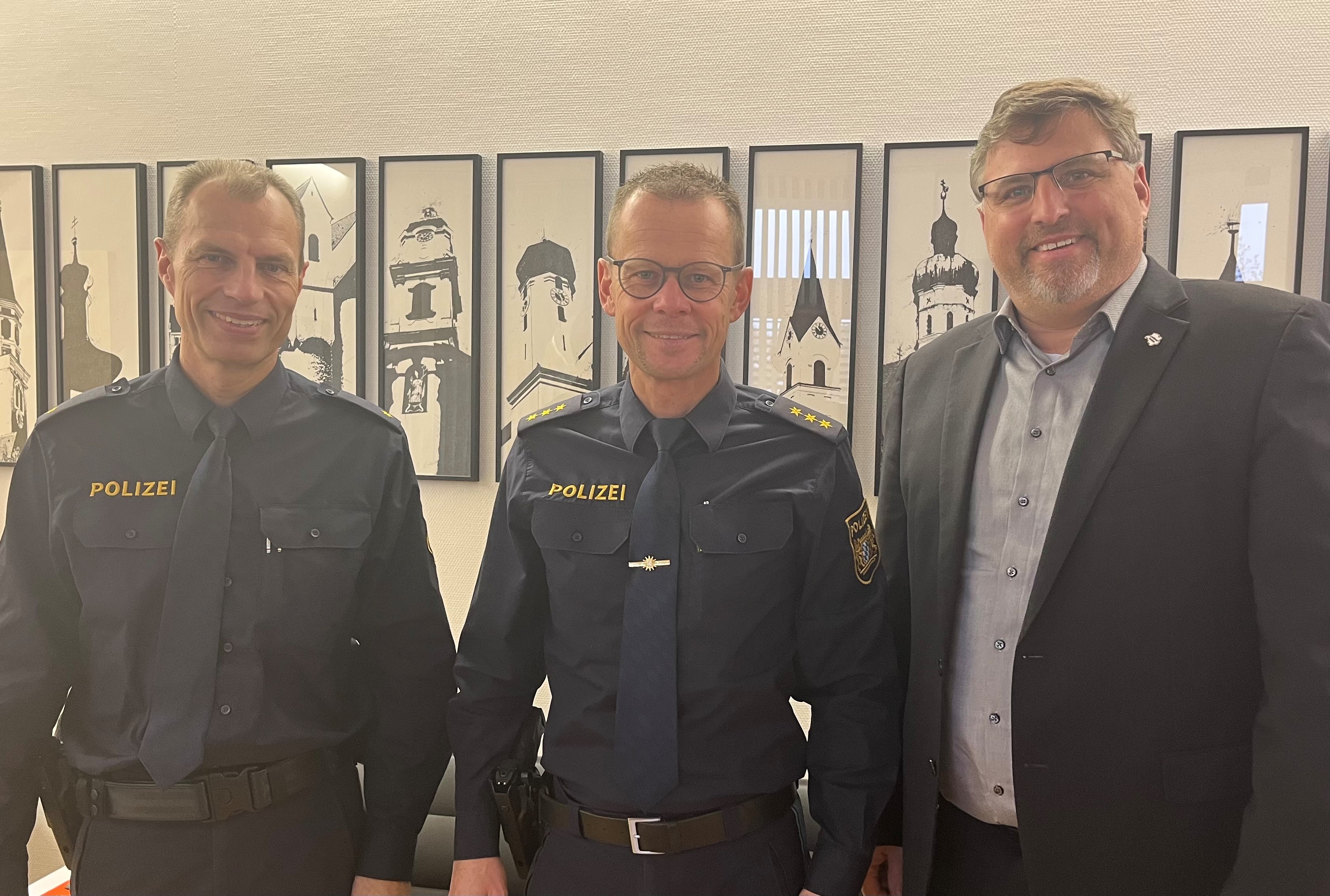 Die neue Polizeidirektion Dachau zu Besuch bei Landrat Stefan Löwl 
Von links nach rechts: PD Jürgen Dreiocker, PD Bernd Waitzmann und Landrat