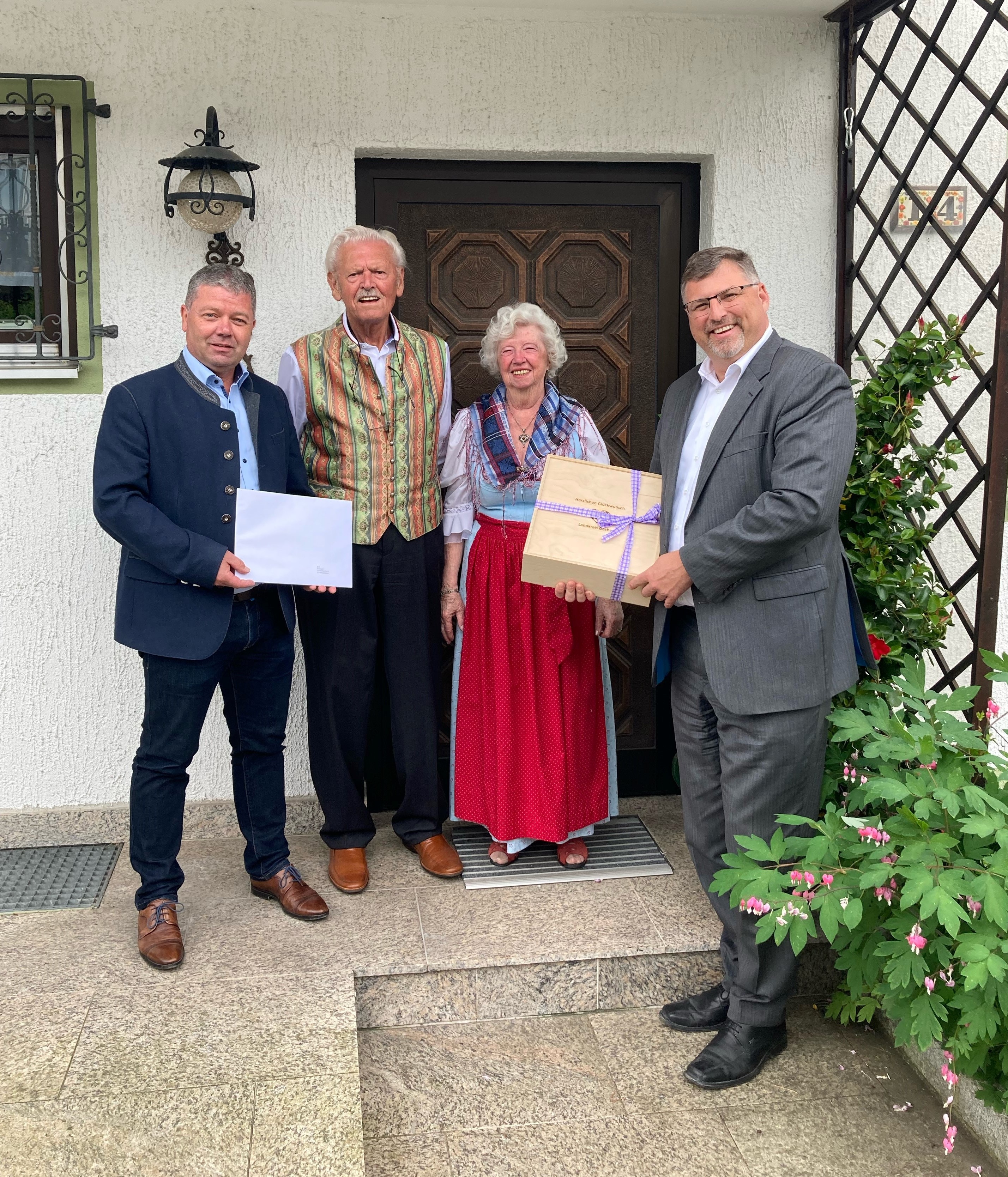 Seit 65 Jahren verheiratet: Paar feiert Eiserne Hochzeit in Haimhausen