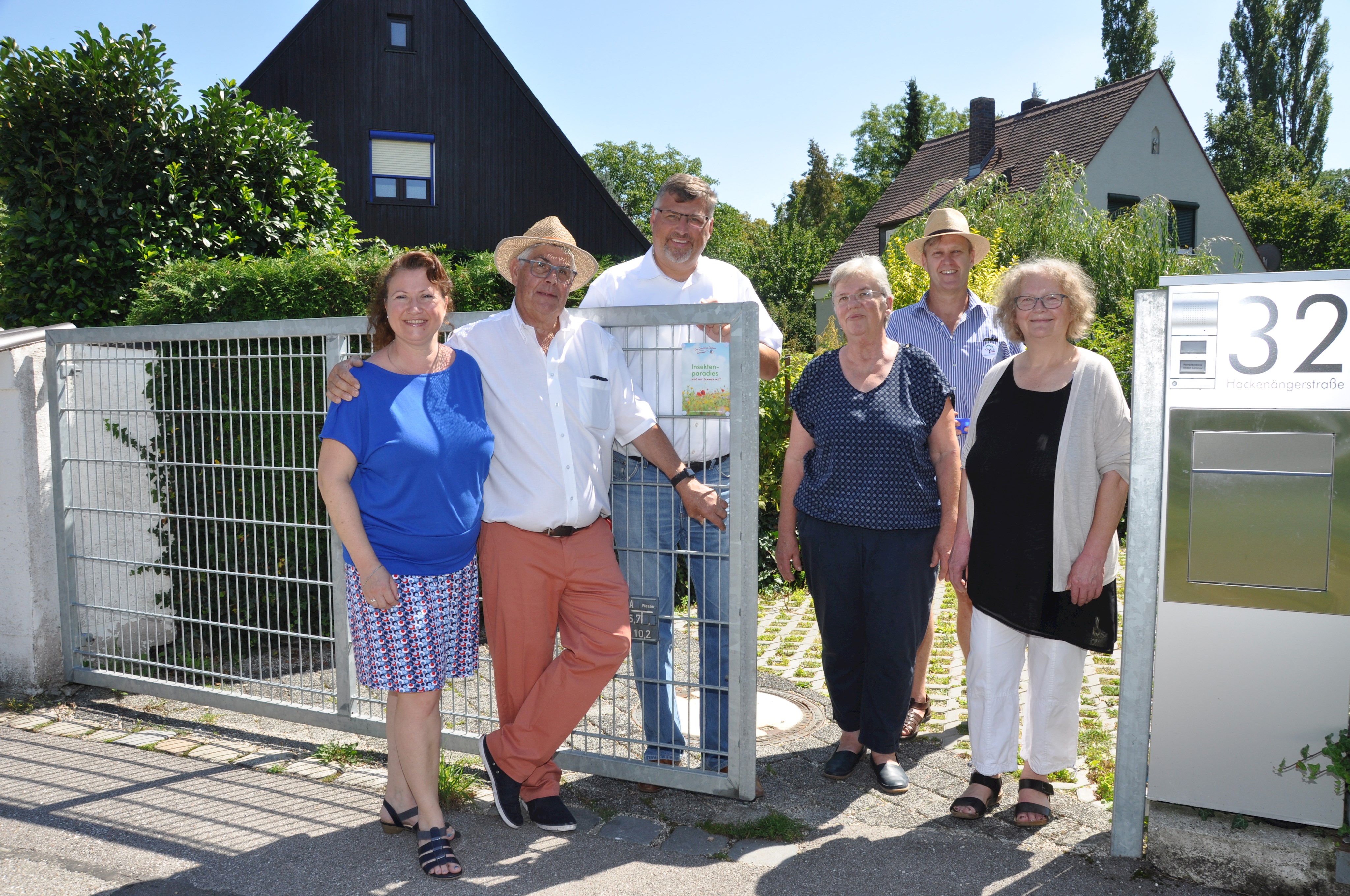 Erste Auszeichnung eines Unternehmens im Landkreis Dachau zum Insektenparadies