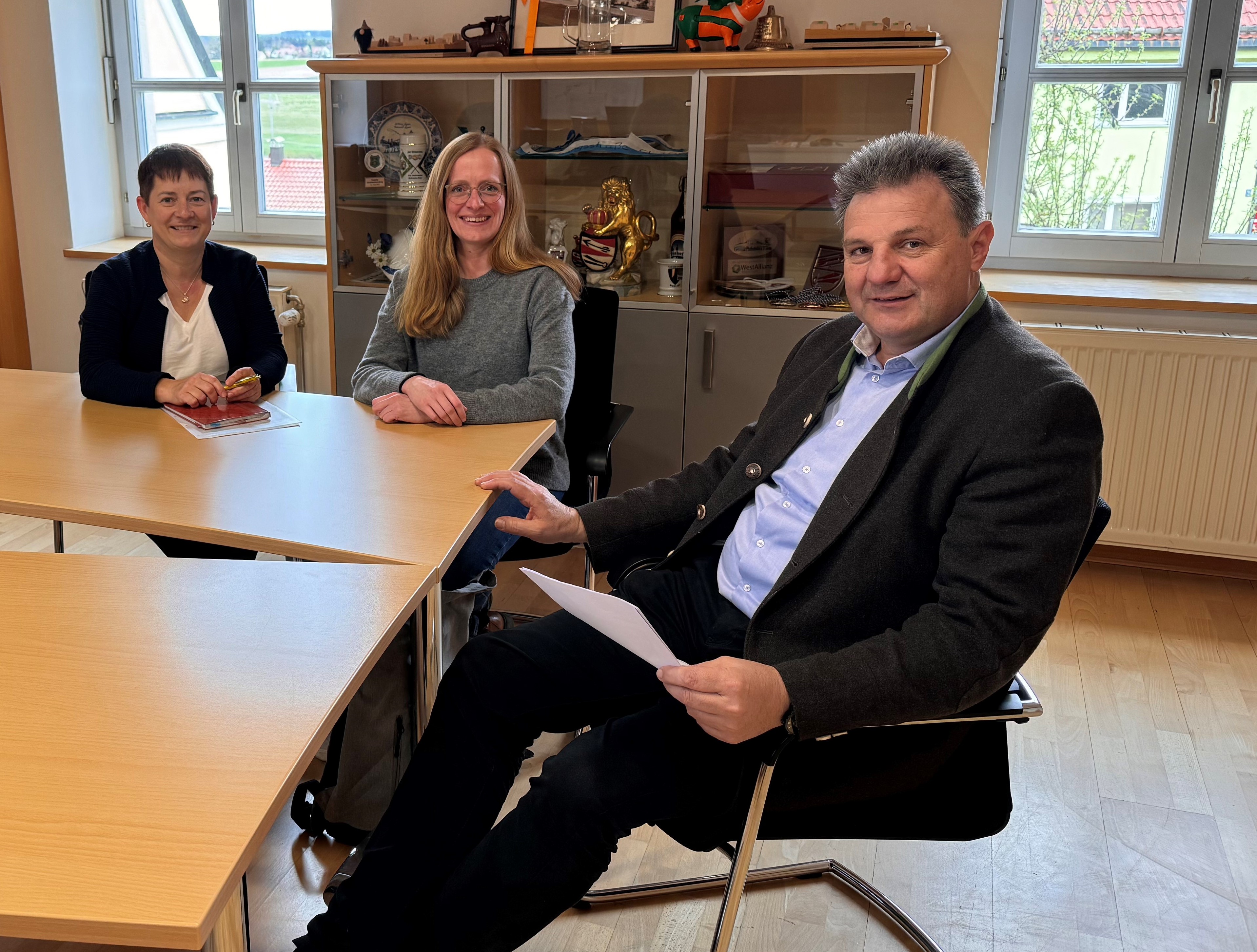 Älter werden im Dachauer Land – Pflege und Vernetzung als Schwerpunktthemen - Pflegestützpunkt und Fachstelle Demografie Managen zu Gast im Rathaus Pfaffenhofen a.d.Glonn