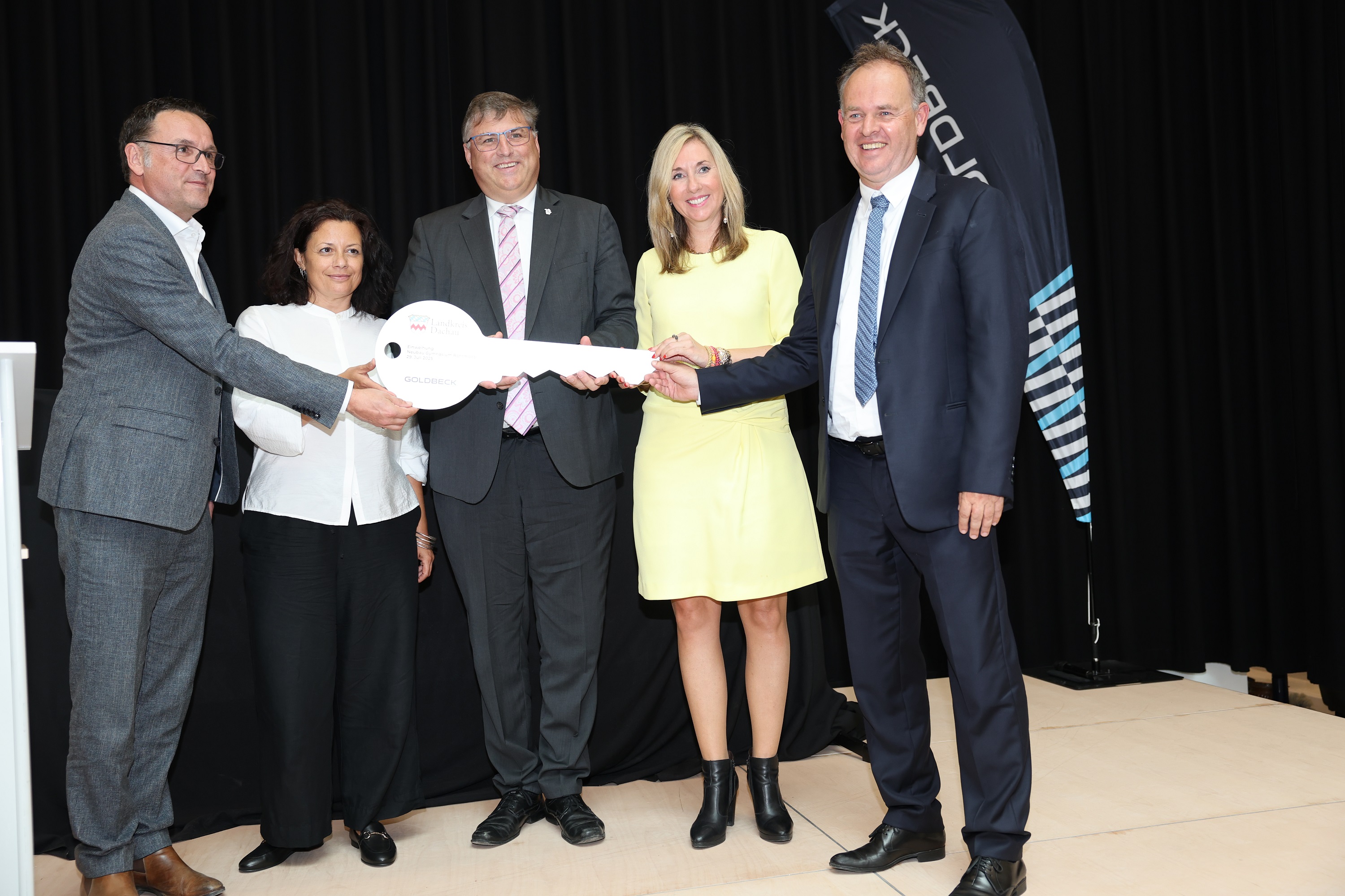 Feierliche Einweihung des Gymnasiums Röhrmoos – Ein Symbol für innovative Bildungsinfrastruktur und gelungene Zusammenarbeit