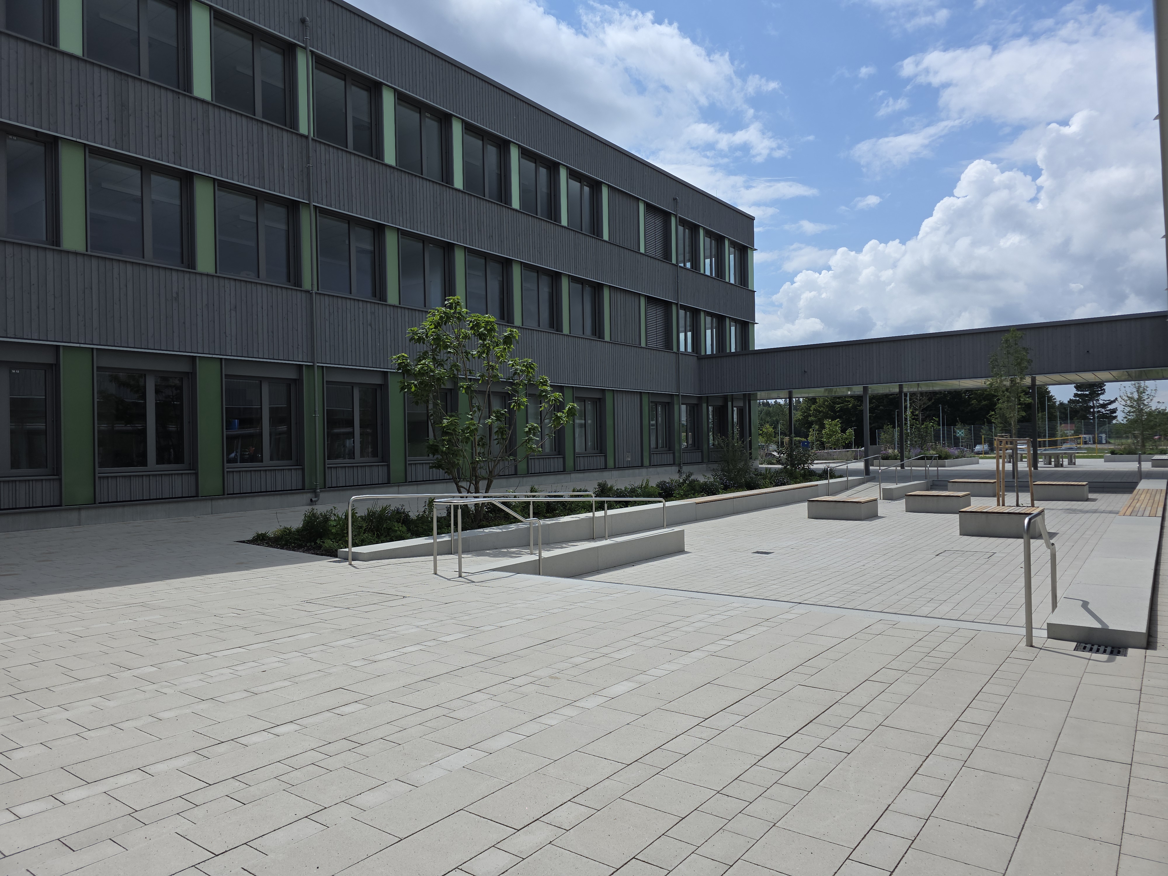 Gymnasium Röhrmoos_Außenbereich 2