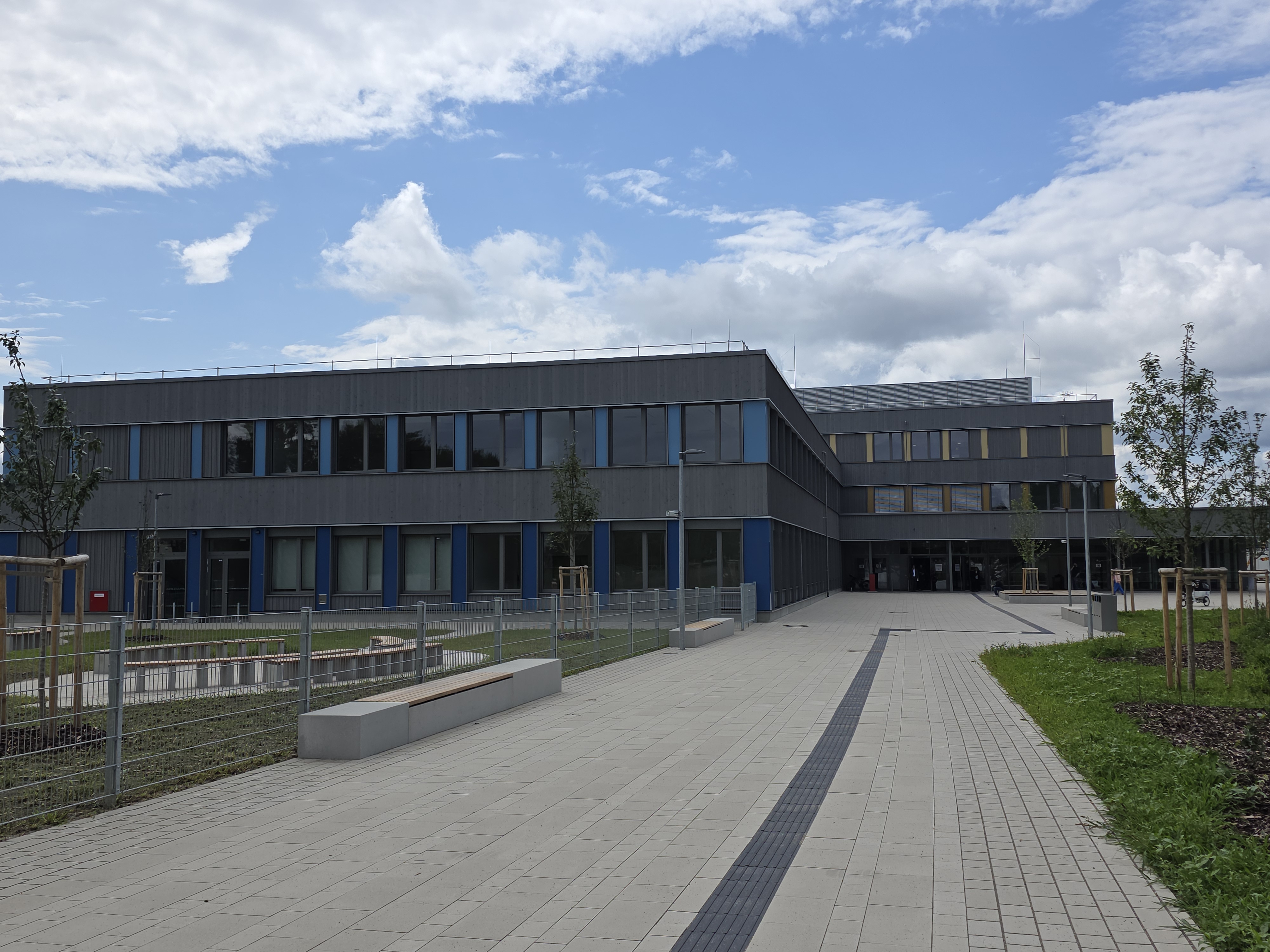 Gymnasium Röhrmoos_Außenbereich 6