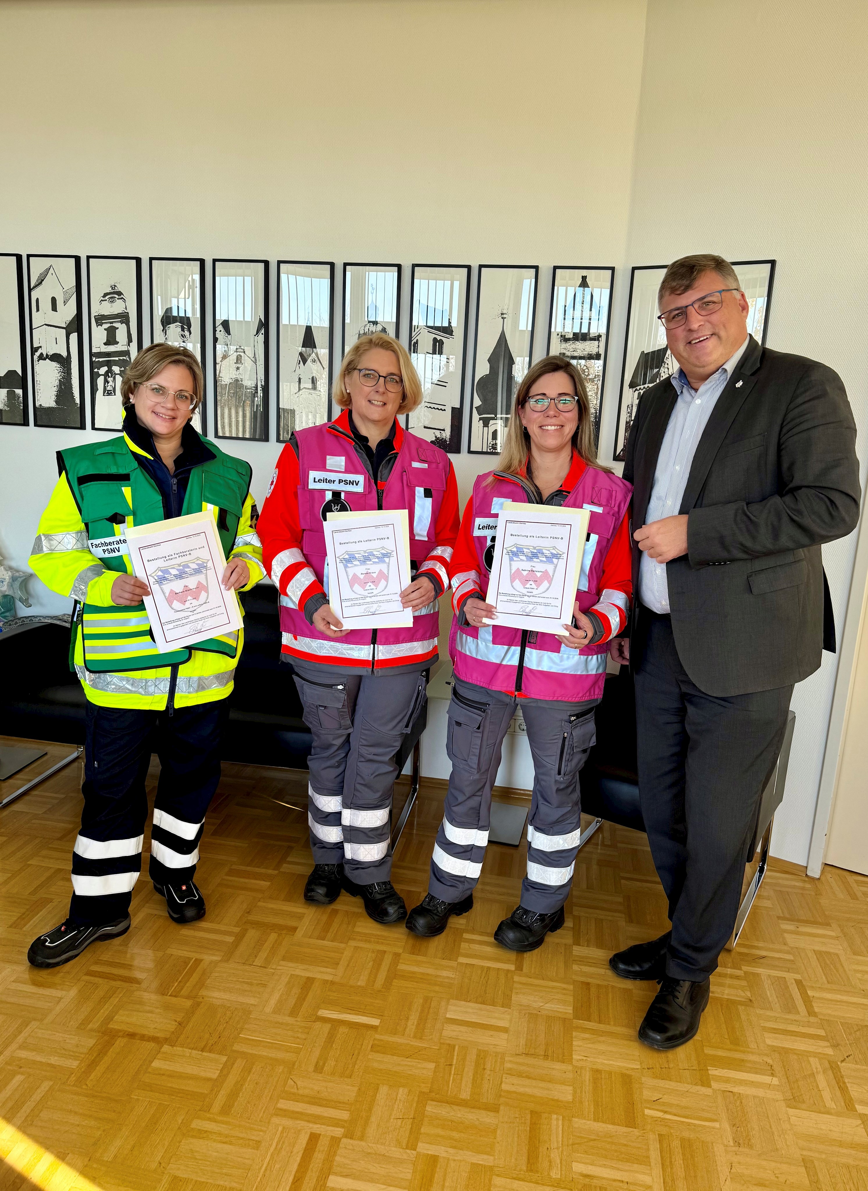 Drei neue Leitungskräfte für die Psychosoziale Notfallversorgung im Landkreis Dachau