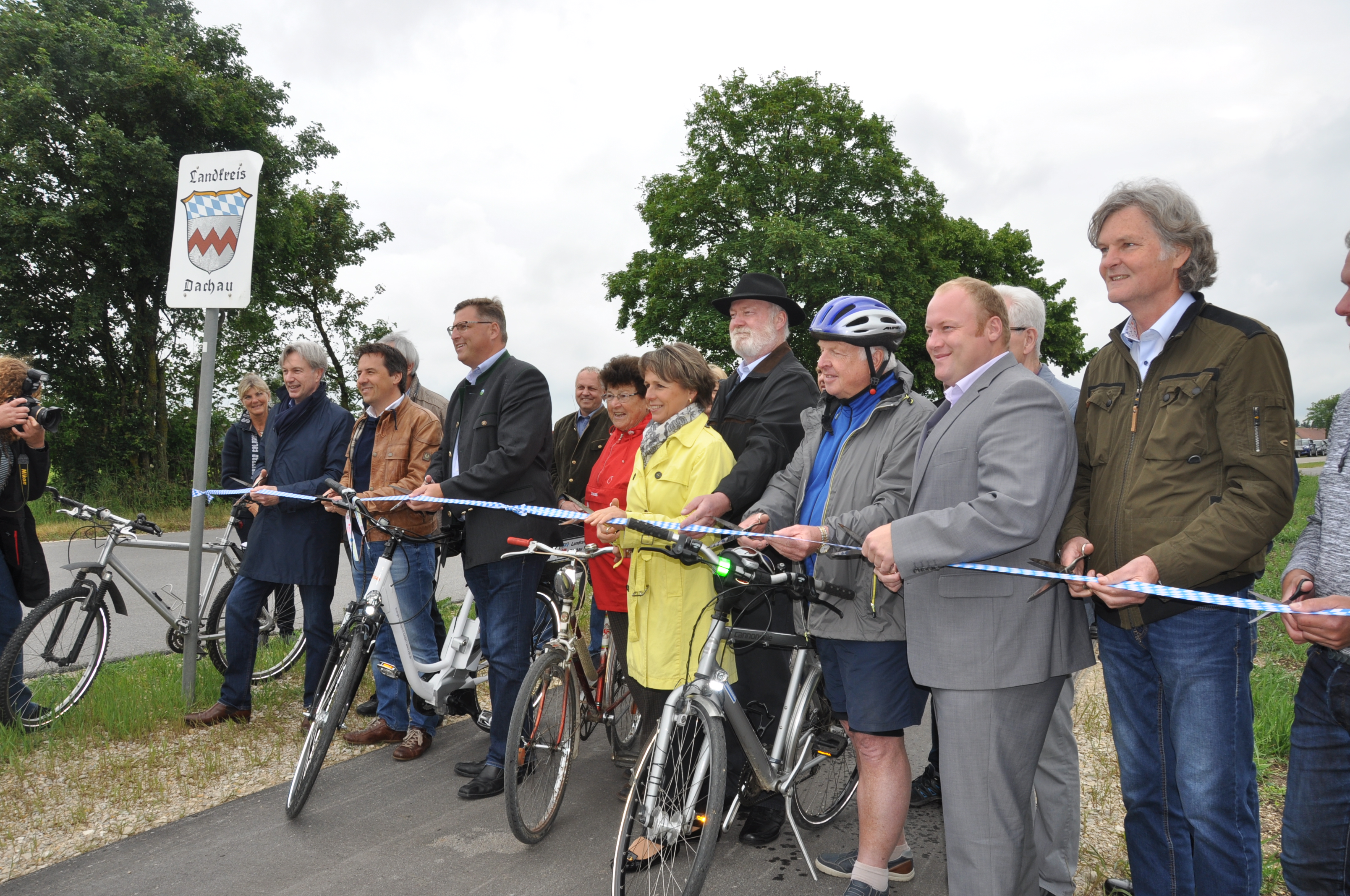 Eröffnung des Radweges an der Kreisstraße DAH 6 und FFB 2 zwischen Wenigmünchen und Ebertshausen 