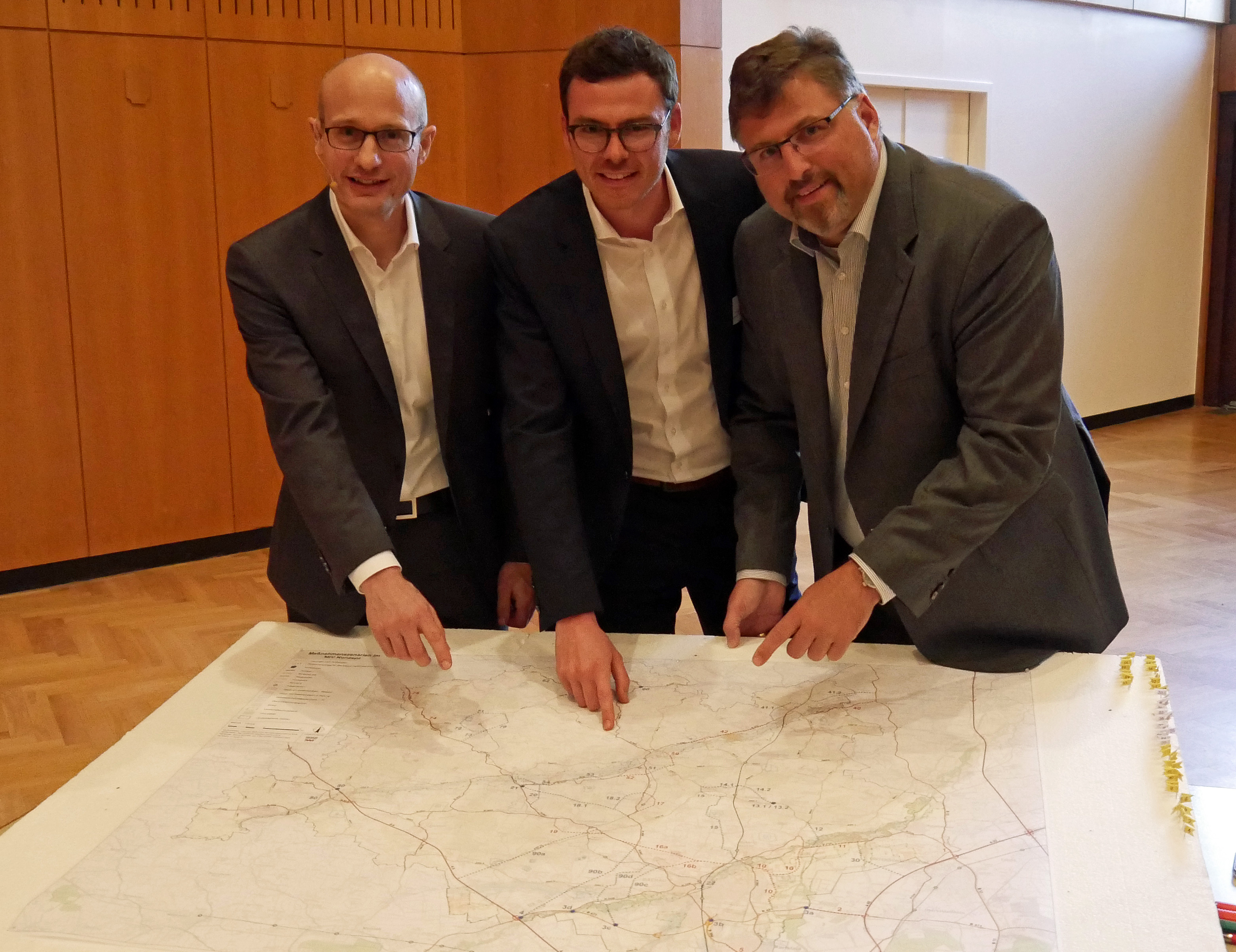 Mandatsträgerkonferenz zur Zukunft der Straßeninfrastruktur im Landkreis Dachau im Bürgerhaus Karlsfeld 
