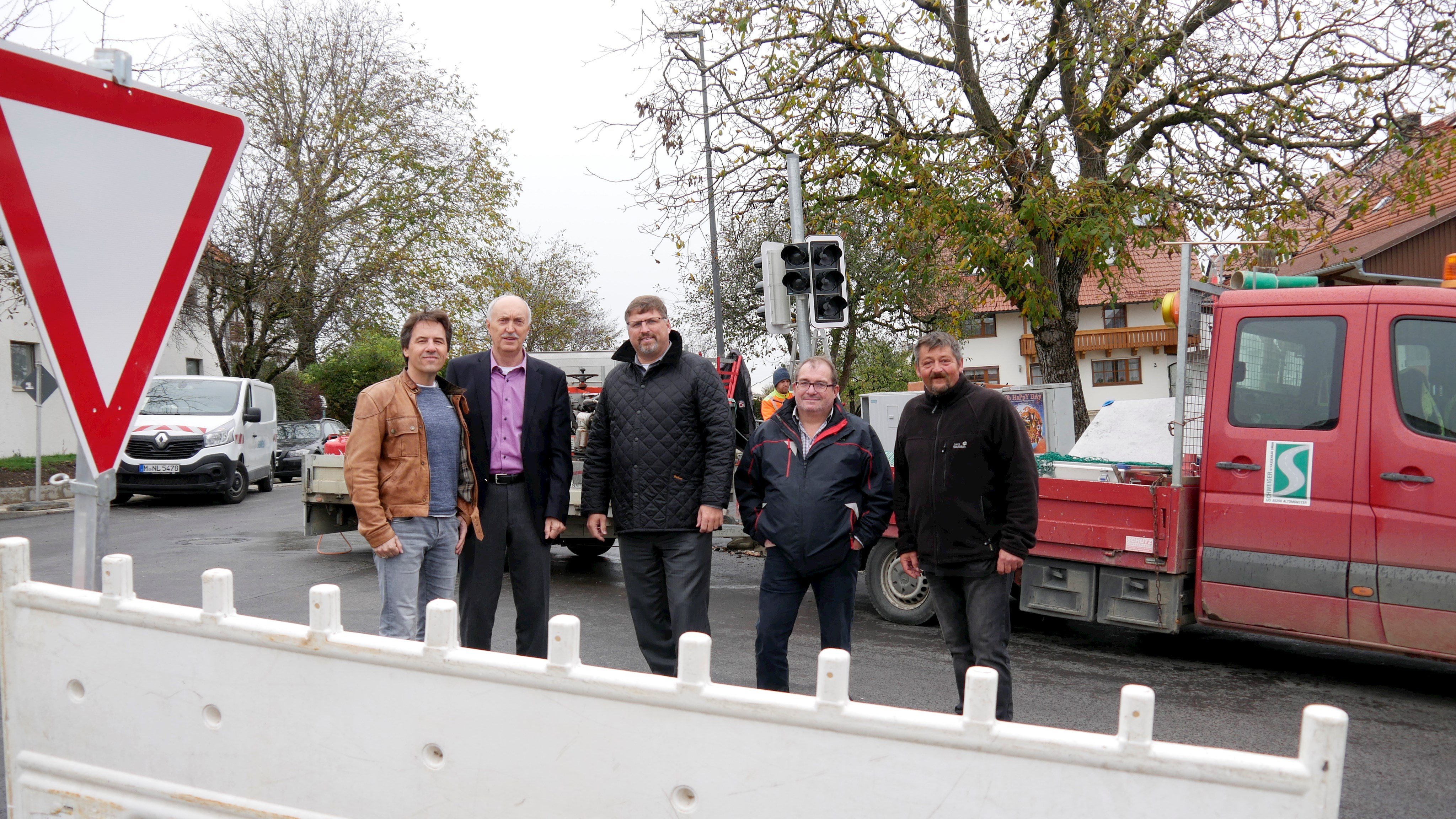 Neue Ampelanlage in Günding in Betrieb