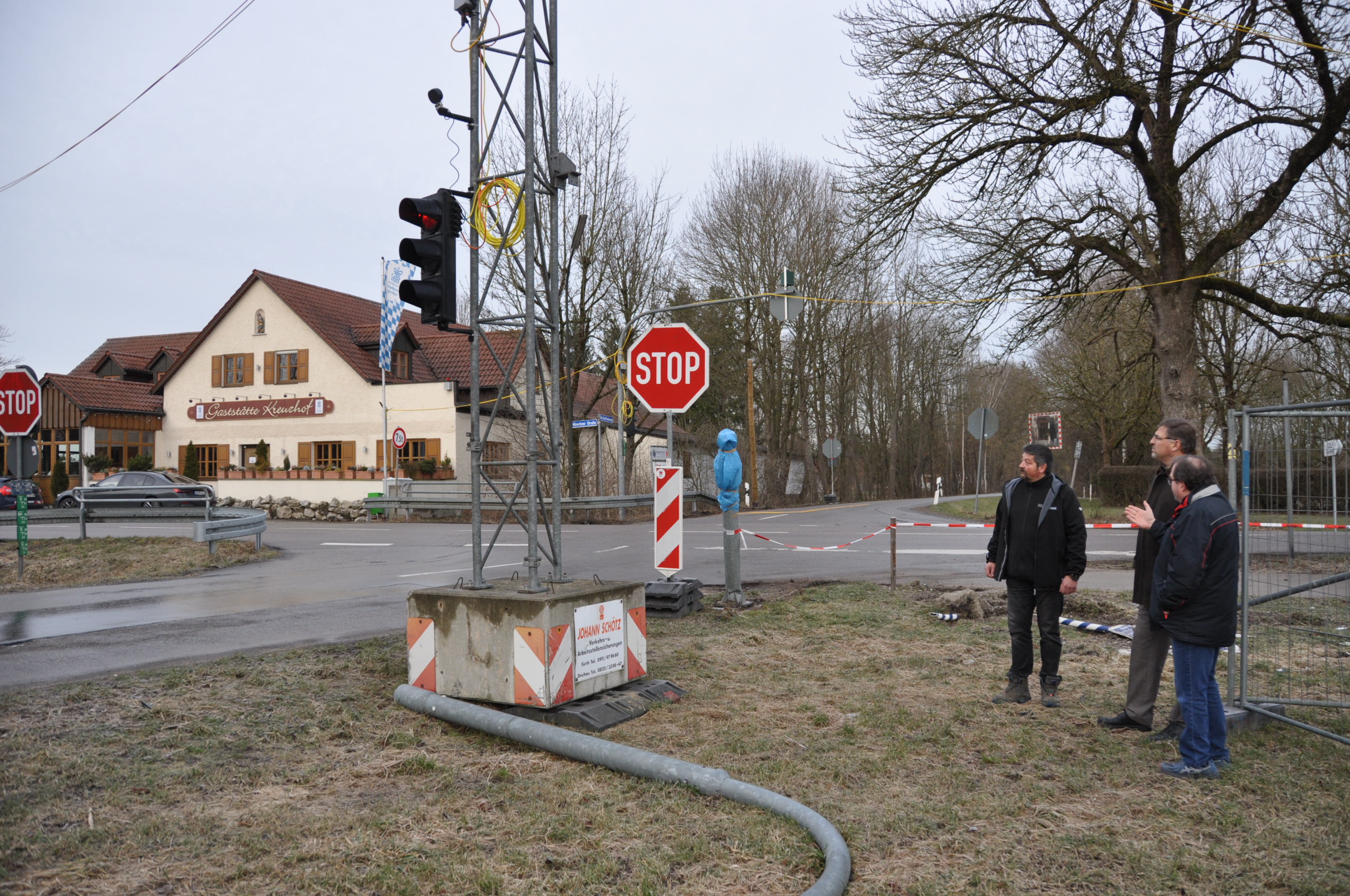 Behelfsampel an der DAH 12 in Eschenried in Betrieb gegangen