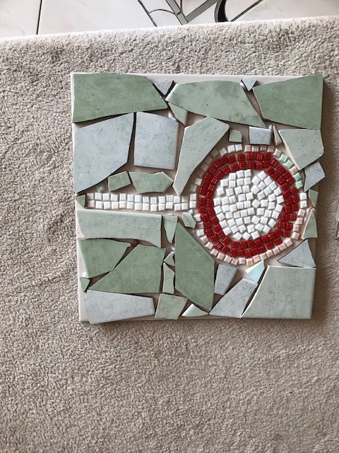 Mosaik: Schild mit rotem Kreis