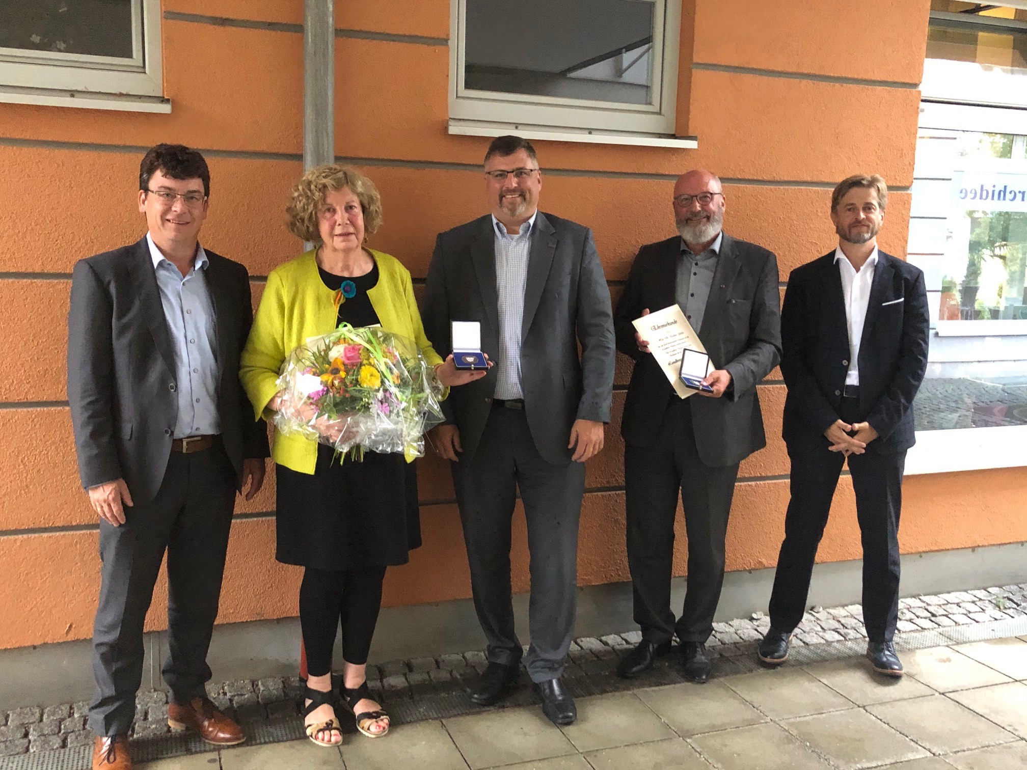 Landkreisverdienstmedaille an Anna Andlauer und Dr. Norbert Göttler verliehen