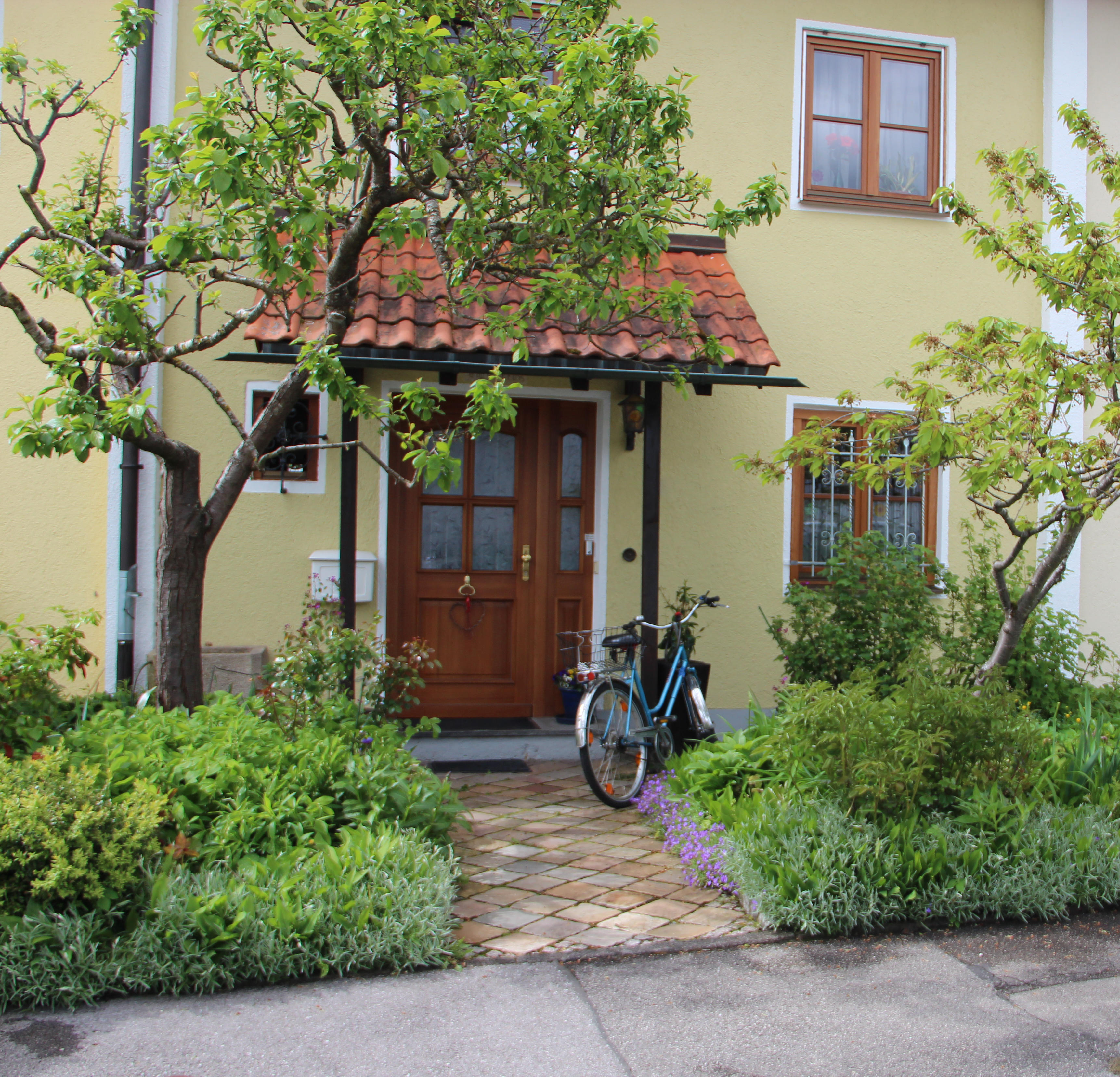 Vorgarten-Fotowettbewerb „Bunt statt grau“
