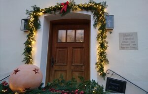 Bild vergr&ouml;&szlig;ern: Huttermuseum Eingang