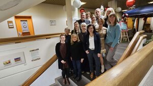 Die Zertifikatsempfänger „Seniorenbegleitung mit Schwerpunkt Demenz“ bei der feierlichen Übergabe im Landrastamt Dachau