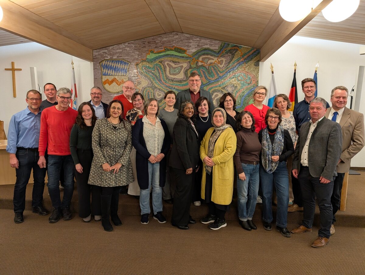 Gruppe Personen die im Landratsamt Dachau den Migrations- und Integrationsbeirat stellen 