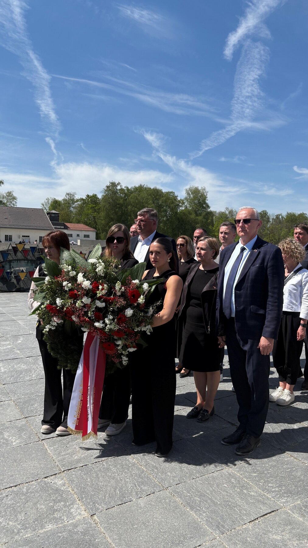 Kranzniederlegung in der KZ-Gedenkstätte