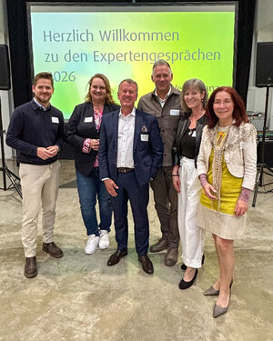 Bild vergr&ouml;&szlig;ern: Gruppenfoto Expertengespräch
