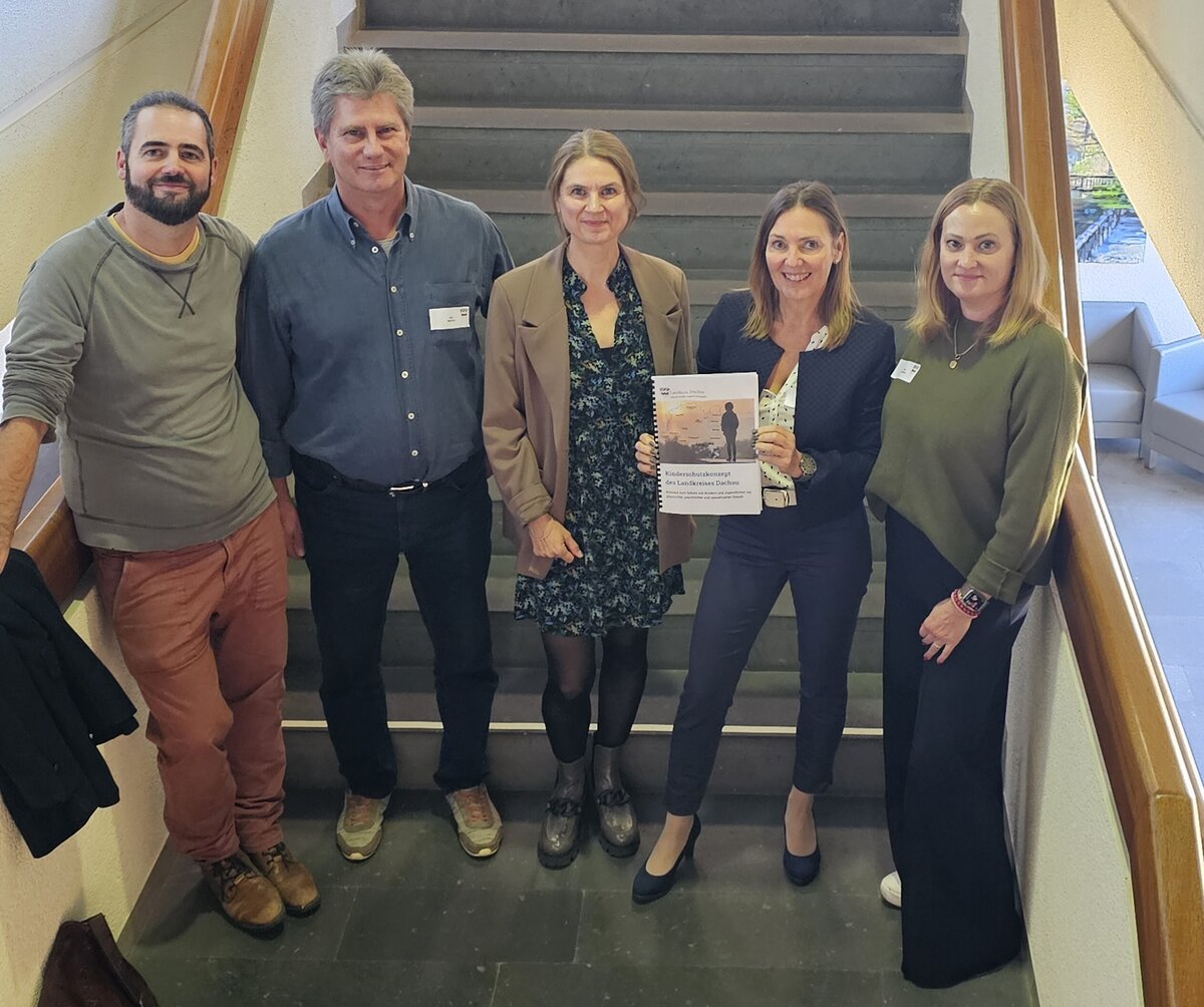 Das Team hat intensiv an dem Kinderschutzkonzept für den Landkreis Dachau gearbeitet.
Von links: Ludwig Gasteiger, Wolfrum Eckart, Marina Braun, Isabella Brähler und Marina Rodriguez
