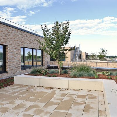 Bild vergr&ouml;&szlig;ern: Gymnasium Karlsfeld: Terrasse