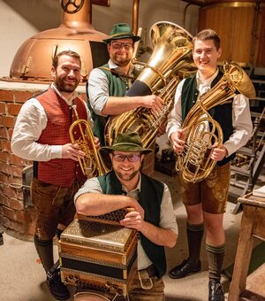 Bild vergr&ouml;&szlig;ern: Mira Musik