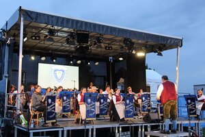 Bild vergr&ouml;&szlig;ern: Musikverein Vierkirchen