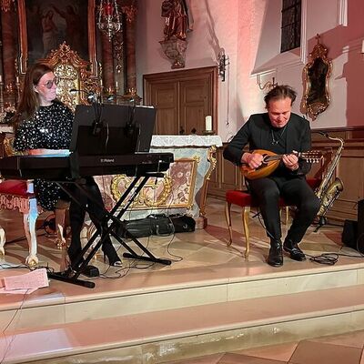 Bild vergr&ouml;&szlig;ern: Poetischer Herbst 2025 - Das ist Liebe_3