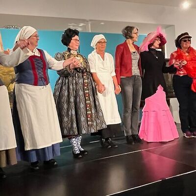 Bild vergr&ouml;&szlig;ern: Poetischer Herbst 2025, Mit der Liab is so a Sach_1