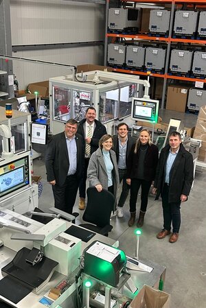 Bild vergr&ouml;&szlig;ern: Besuch bei der Firma bfs batterie füllungs systeme GmbH