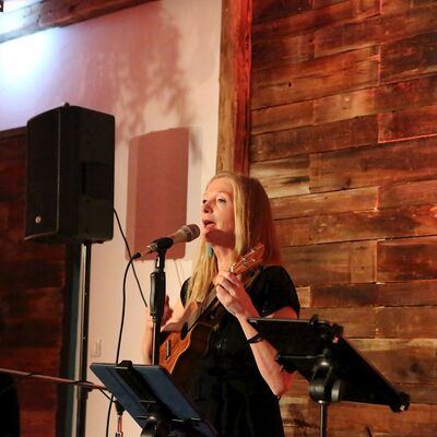 Bild vergr&ouml;&szlig;ern: Lisa Wahlandt Trio 2