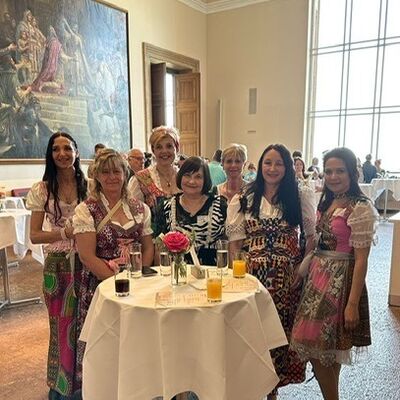 Bild vergr&ouml;&szlig;ern: IMA Damen im Maximilianeum