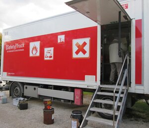 Bild vergr&ouml;&szlig;ern: Giftmobil im Einsatz