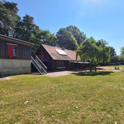 Bild vergr&ouml;&szlig;ern: Ainhofen - Aussenansicht Hauptgebäude