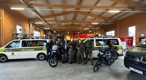 Bild vergr&ouml;&szlig;ern: Feldjäger zu Besuch im Landkreis