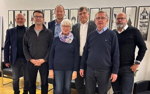 Bild vergr&ouml;&szlig;ern: Treffen Vereine Hallengebühren