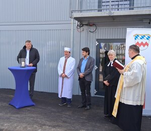 Bild vergr&ouml;&szlig;ern: Einweihung Asylunterkunft Alte Römerstraße