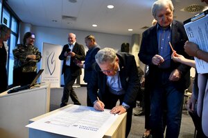 Bild vergr&ouml;&szlig;ern: LKSB_Polen_Vertrag.jpg