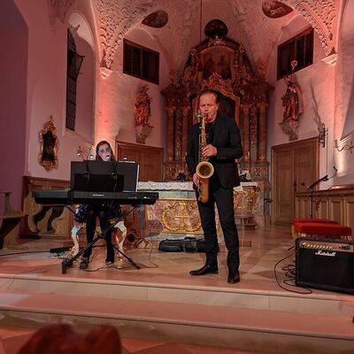 Bild vergr&ouml;&szlig;ern: Poetischer Herbst 2025 - Das ist Liebe_1